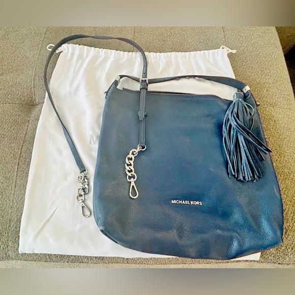 COPY - Michael Kors Crossbody Blue Bag (Authentic) - Picture 2 of 7